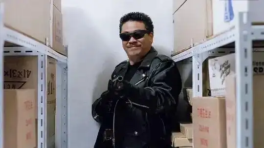 周星驰和吴孟达电影逃学威龙粤语(周星驰才是逃学威龙的导演)