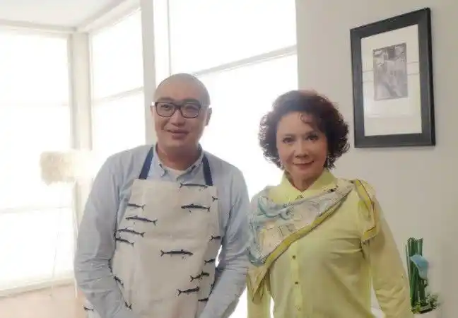 蔡明一共几次婚姻哪年结婚?她的丈夫儿子是谁