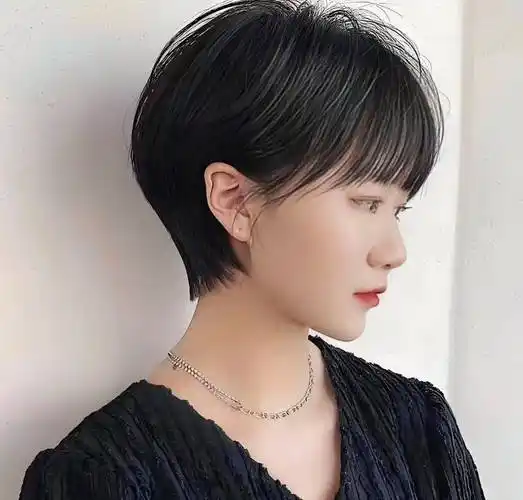 今年一定要剪这4款短发,极具高级感,太减龄了!_发型_层次_时尚