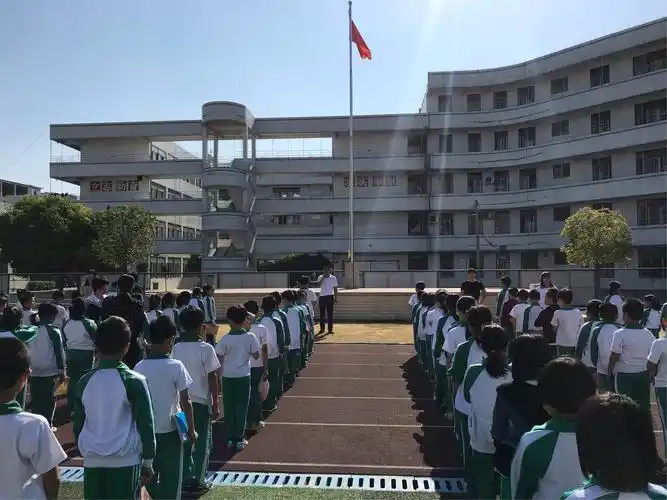 汕头市潮阳区贵屿华美小学防震应急疏散演练