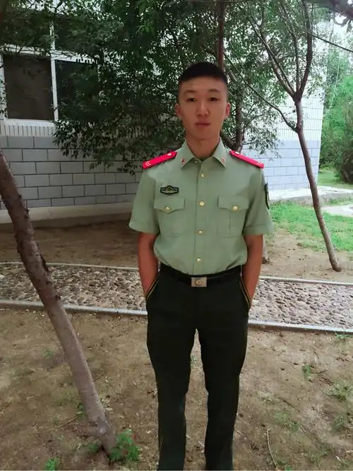 服从命令听从指挥