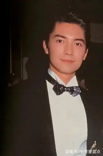 一组图告诉你,尊龙年轻时到底有多帅!