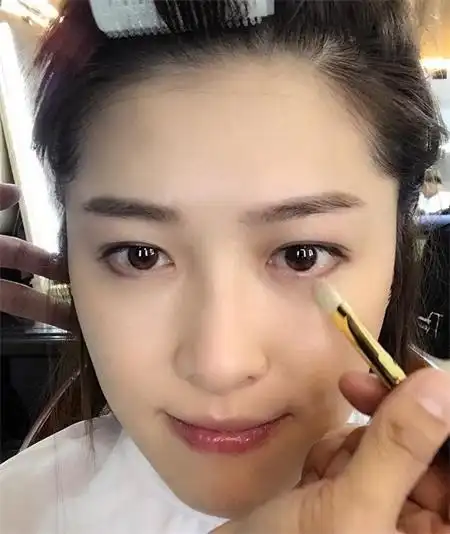 周丽淇重感冒不停工 担心自己浮肿不上镜