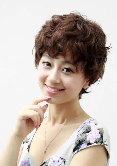 适合40岁女人的减龄短卷发,卷发图片,发型图片