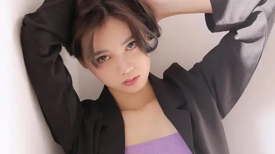 酷酷的韩系少女,高清壁纸图片,大陆美女-回车桌面