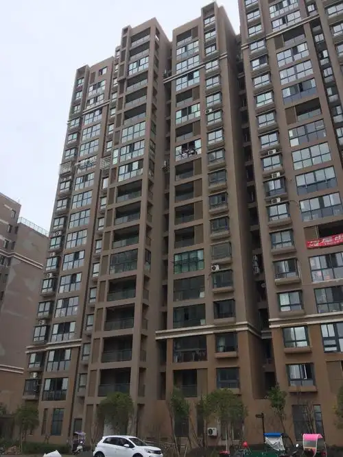 这个是18层高楼,一共有7幢.