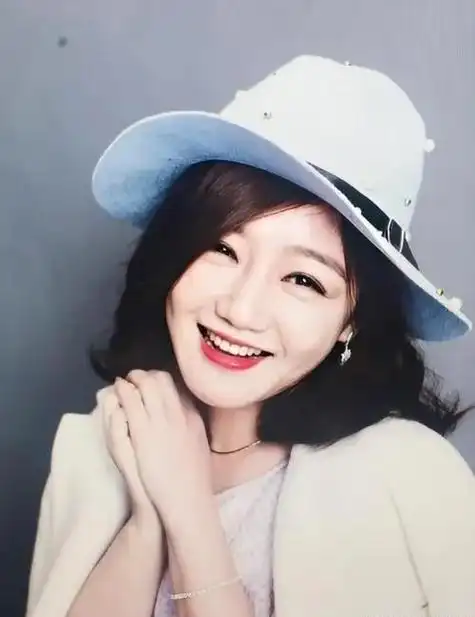 薛佳凝:分手15年后胡歌娶妻生子,她却选择出家,背后心酸无人知|袁弘