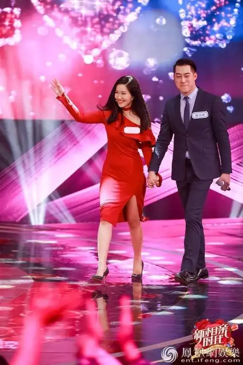 在采访中,女儿付曼琳解释道:"以前家里条件不好,妈妈为了养我出去打工