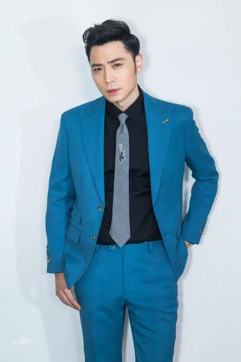 《怒晴湘西》胆小鬼杨副官,寸头造型太man了,网友:人靠衣装!