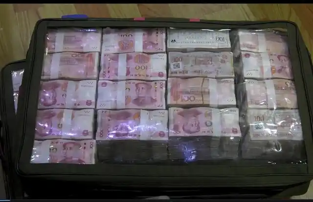 壕!村庄为村民分红1600万,现金堆成山,大妈数钱喜笑颜开