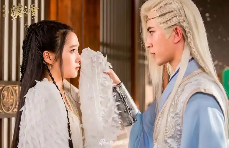 组图:《轩辕剑》关晓彤于朦胧暧昧升级 浴池戏粉红满满甜蜜不断