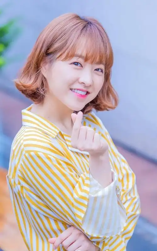 韩国十大单眼皮美女