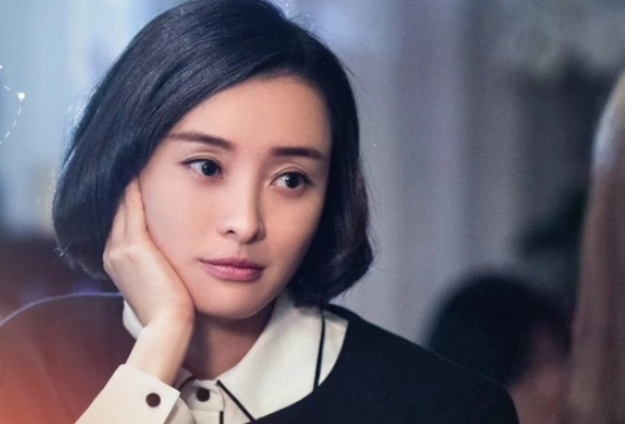 她是陈建斌的前女友45岁遭入戏影迷谩骂如今单身还未嫁