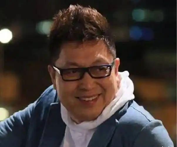 王为念有什么魅力?两婚两离后,还被9.8亿富婆逼婚?