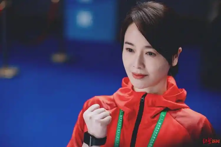 红星专访左小青运动员出身的大女主年龄只是一种符号