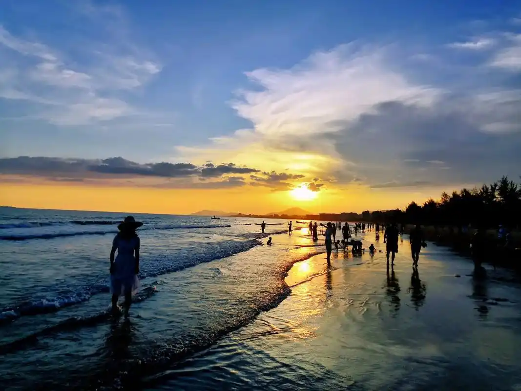 92很久以前约了朋友去三亚游玩,游玩的第 - 抖音