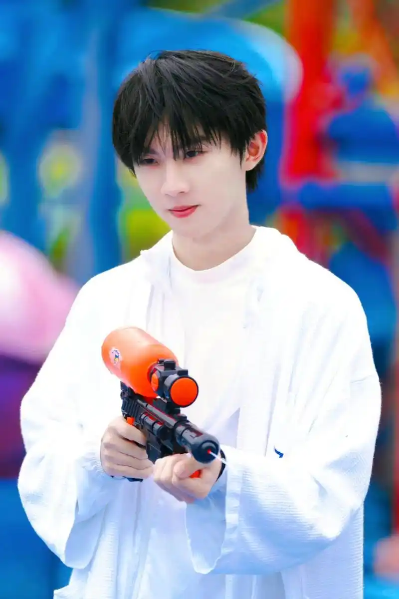 马嘉祺白色系壁纸  时代少年团 #爆米花