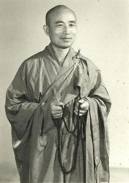 释传印,字月川,俗姓吕,本名毓岱,辽宁庄河人,民国十六年(1927)元月三