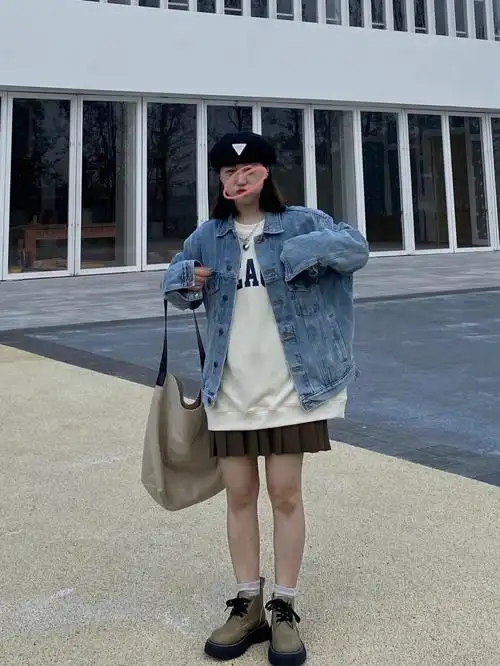 选择衣橱必备的的牛仔外套还是选不压身高的长款风衣?