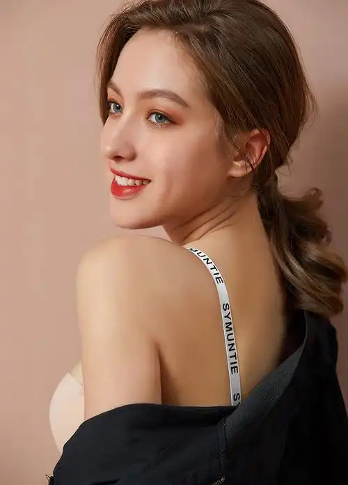 新款无痕无肩带防滑字母两穿内衣无钢圈柔软棉聚拢调整型文胸批发