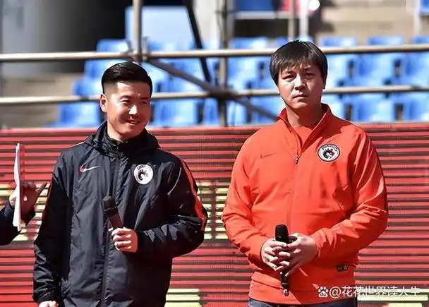 他曾是国足头号射手与空姐妻子离婚独自抚养儿子45岁仍单身