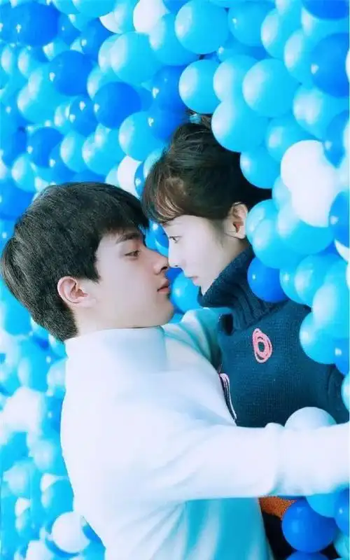 林一和谁合照都是高冷脸唯独和她合照害羞原来喜欢是藏不住的