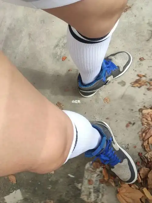 穿着舒服跑的快,配上aj你就是球场上最靓的仔#体育生穿搭 #男生拍照