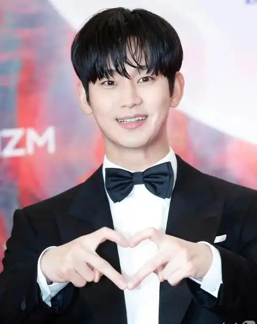 百想奖:宋钟基坐冷板凳,宋慧乔扬眉吐气,汤唯美的出众