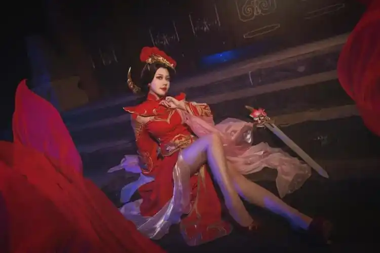 王者荣耀cos:绝美cos露娜一生所爱,仙女下凡,整个人都沦陷了