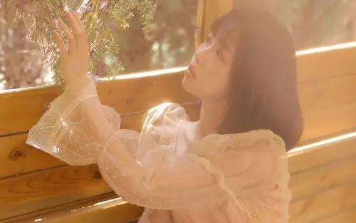 绝美短发美女图片桌面壁纸