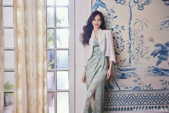 女神不止ab面##唐嫣ep雅莹品牌代言人