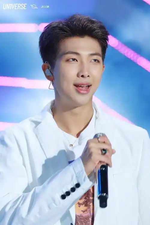 金南俊温柔漩涡##金南俊熊熊保护法