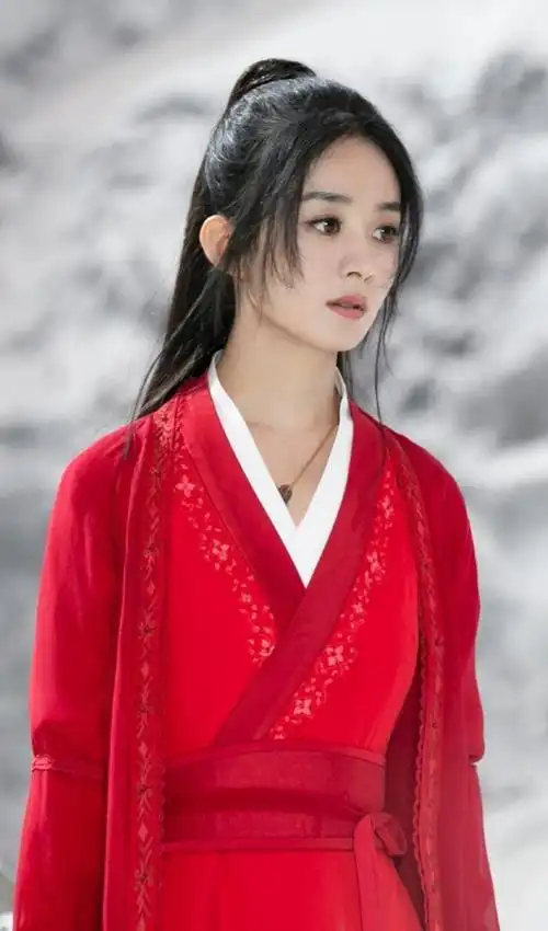 有翡赵丽颖红衣造型一出场谢允都看呆了不愧是帮阿翡选的