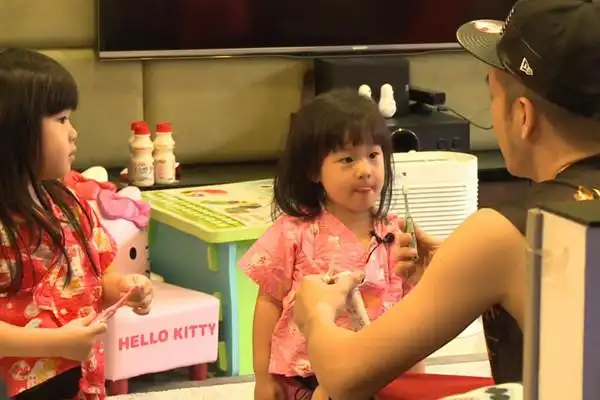 《爸回2》蜜蜜香香退出节目 回顾两萌娃可爱瞬间_发现频道__中国青年