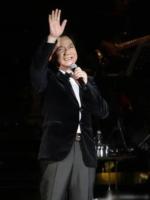 三分天定七分靠拼爱拼才会赢叶启田的金曲送给今天的地摊经济