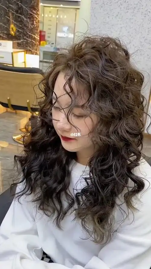 头发服帖发量少妹纸不能错过的法式烫发