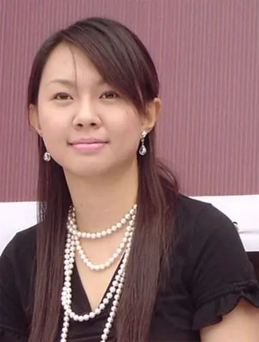 卓依婷新专辑水立方推出不忘呼吁关注弱势群体