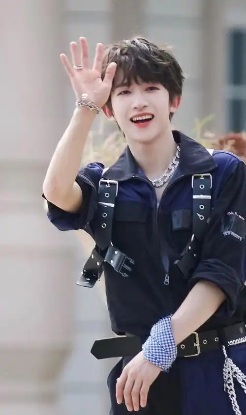 创造营4刘宇游戏图片:小宇开始放飞自我了