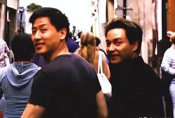 21年过去发誓要为张国荣终身不娶的唐鹤德如今另娶她人了吗