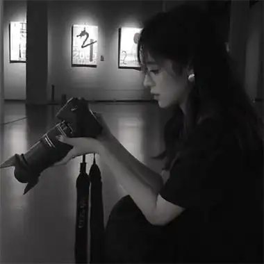 黑白女头像高冷侧脸图片黑白个性女生真人头像