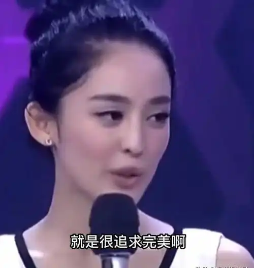 刘亦菲到底算不算中国第一美女看看她和范冰冰的合照你就有答案