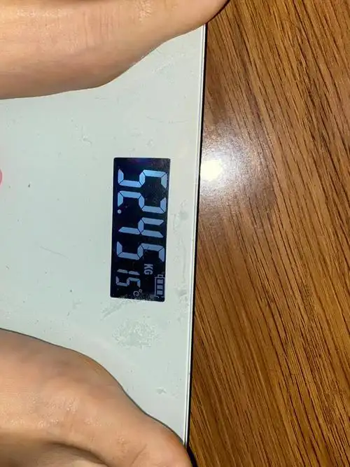 由于前天晚上看了几个小时的吃播,昨天早上一称体重下了105斤,馋炸串