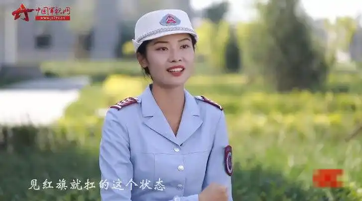 赵冰清,北京服装学院教师,也是女民兵方队的一名领队.