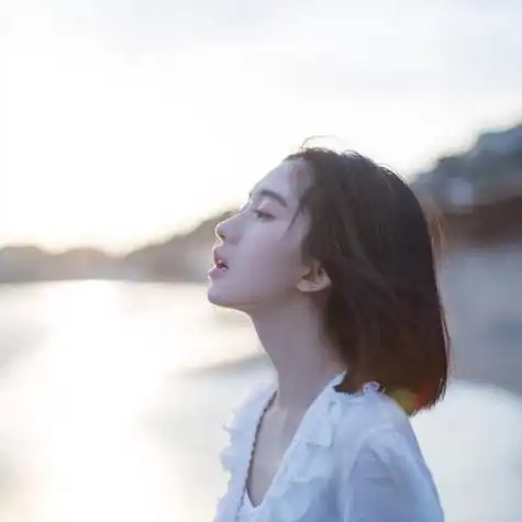 侧面好看的女生头像