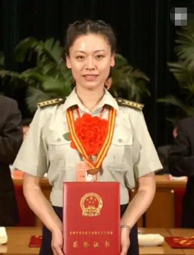 她是我国部队现役"最美"女少将:刘敏
