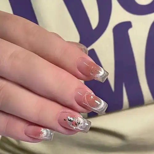 法式猫眼亮晶晶#美甲 #过年就要美美哒 #这家店回头客超多 - 抖音