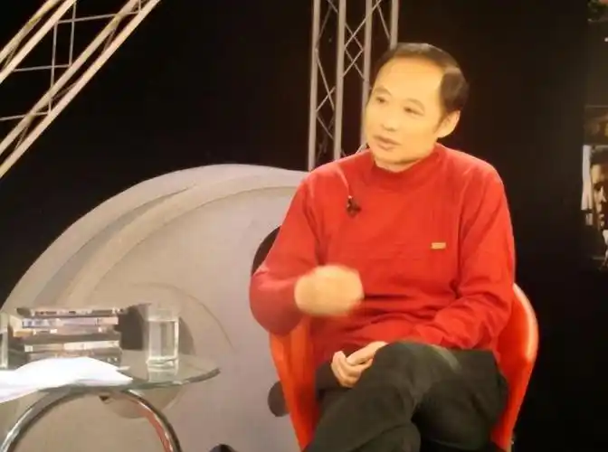 奚美娟儿子奚男:出生就被父亲抛弃,与母亲相依为命27年,现状如何