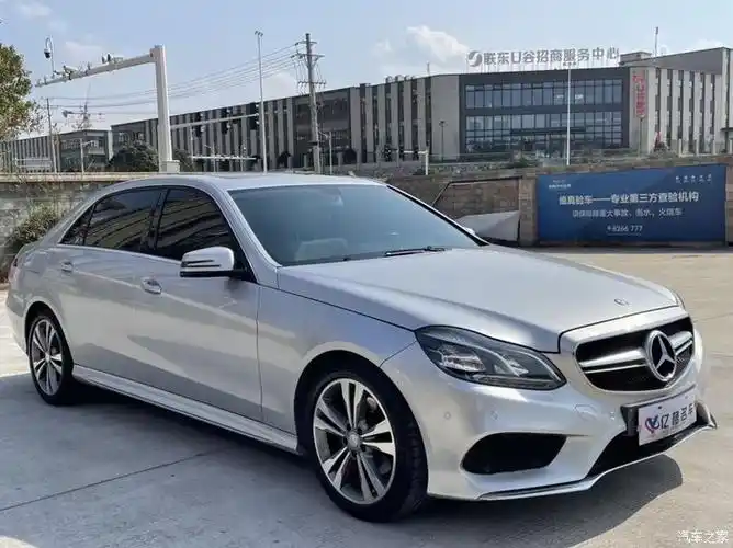 最新到店14年奔驰e260l9万多公里实表几个面喷漆