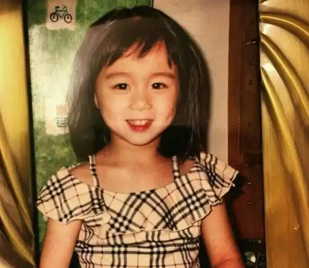 96岁赌王幼女何超欣,才18岁就享尽荣华富贵,果然投胎是个技术活