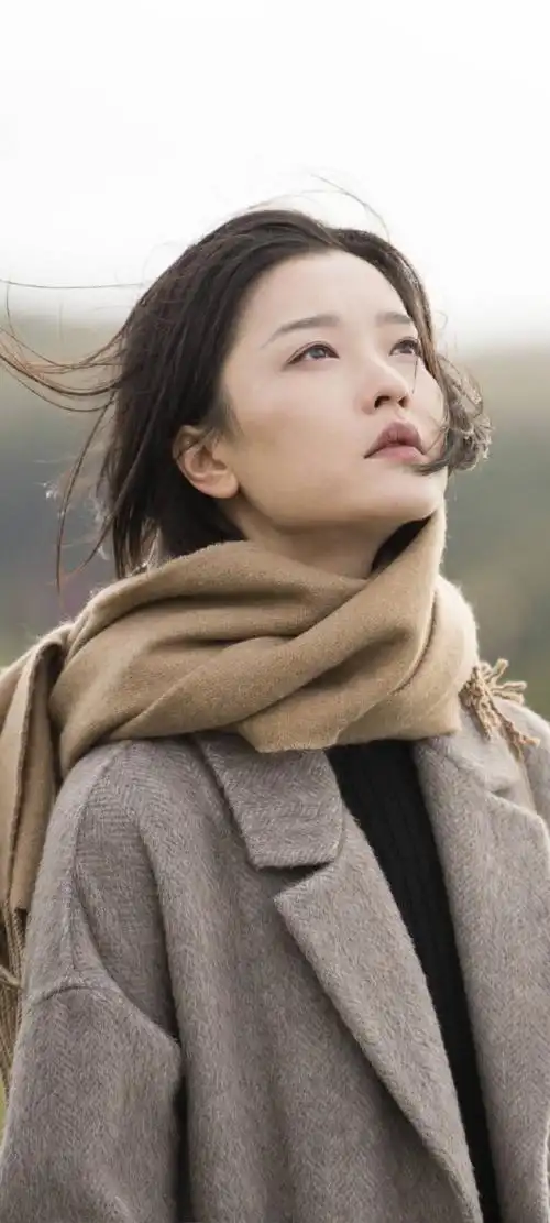 求 杜鹃《如影随心》灰色大衣